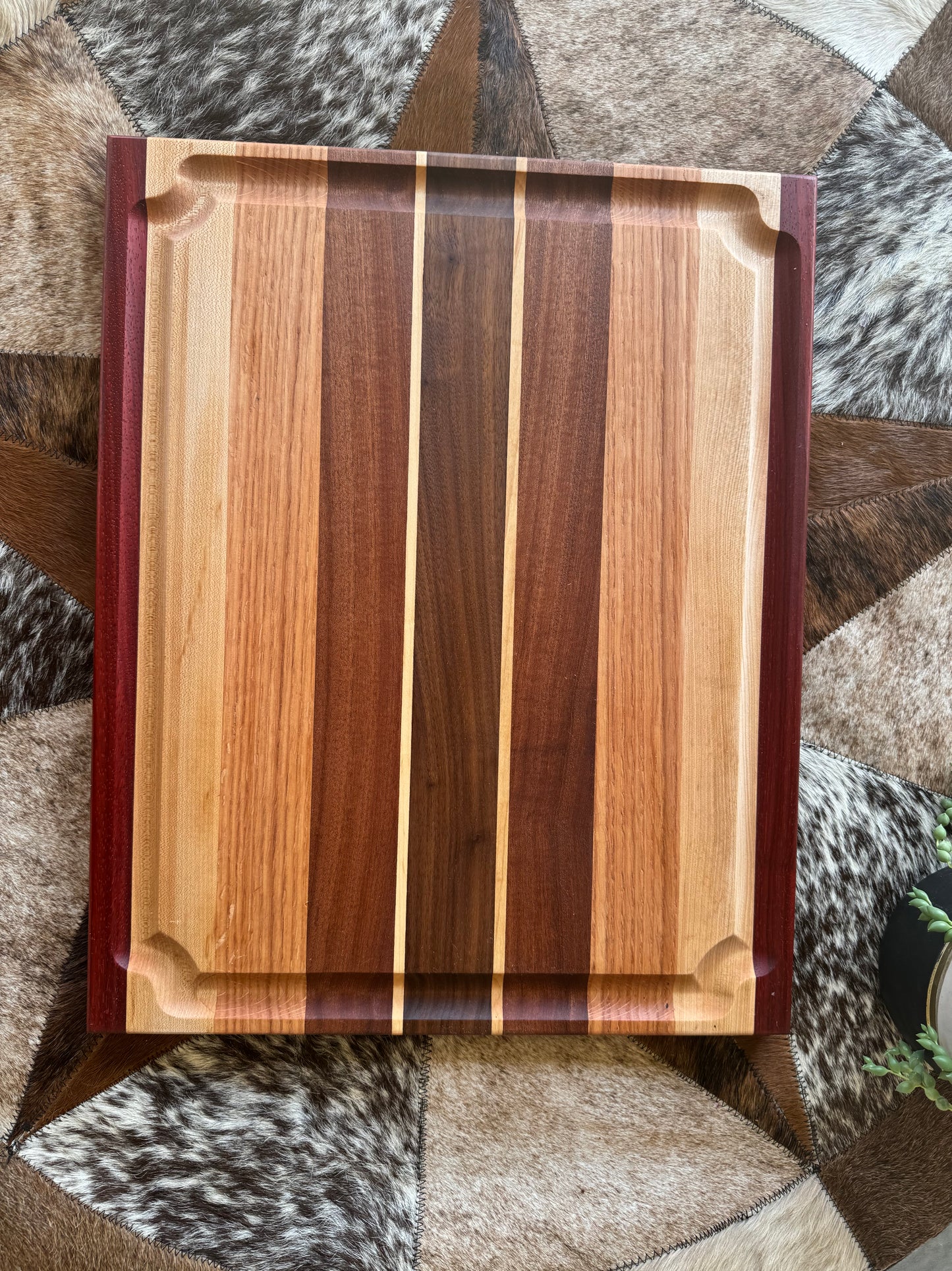 Edge grain cutting board